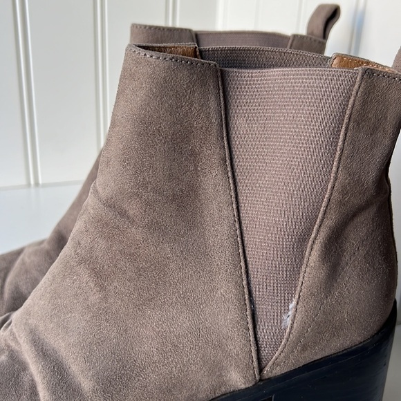 Abound Brown Faux Suede Booties Size 7 - Picture 13 of 14